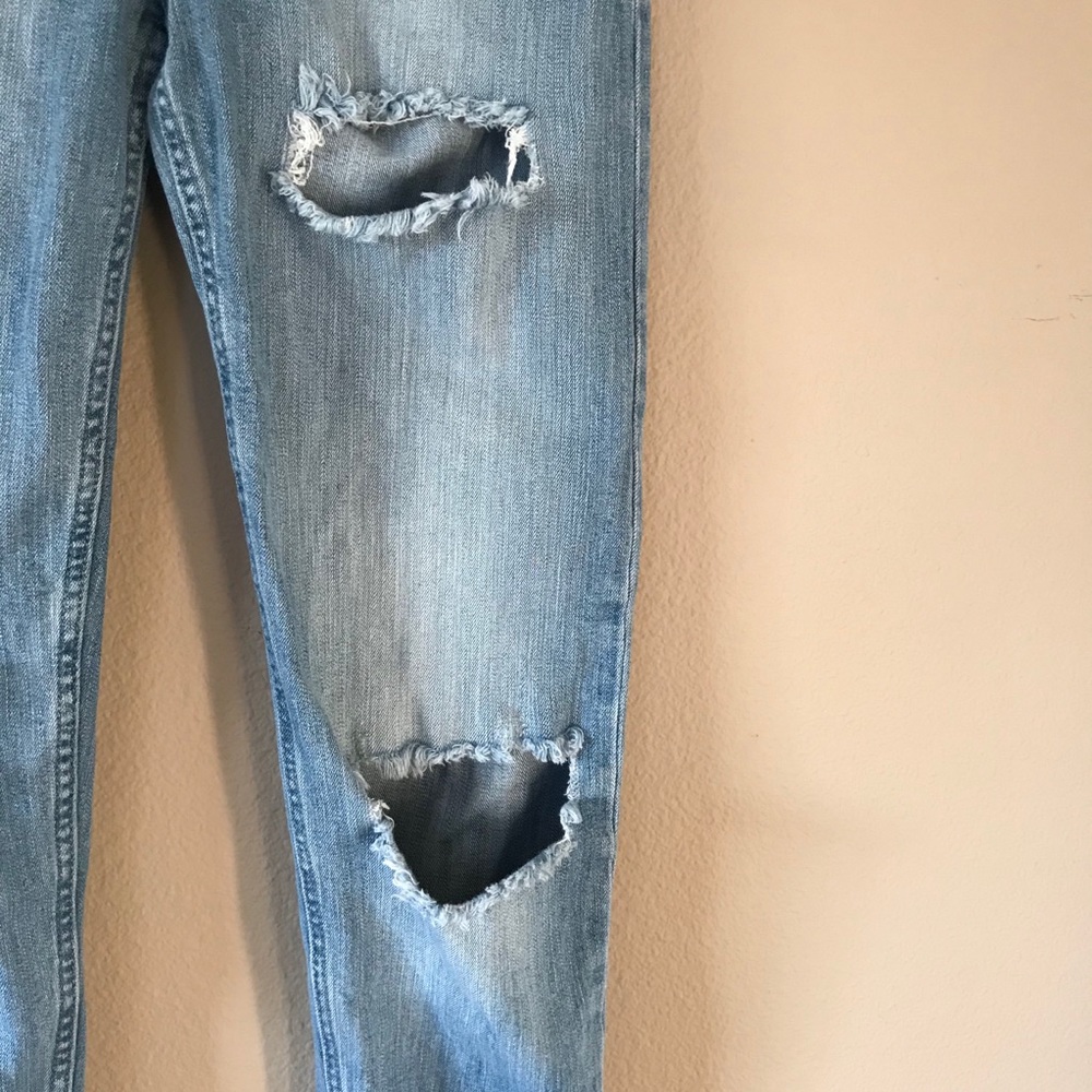 Relaxed Fit Ripped Jeans - Picture 3 of 6